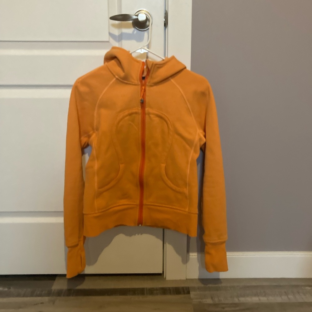 Lulu lemon sweater